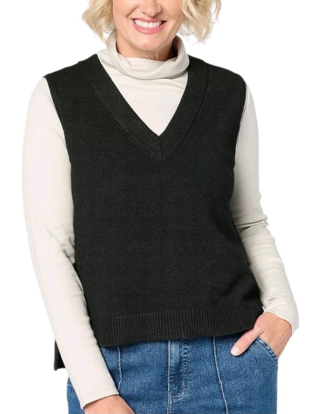 NWOT  Me by Jennie Garth Women's Fenway Sweater Vest Black